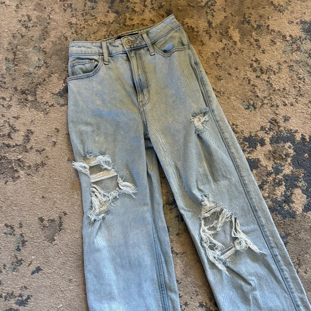 Hollister Ripped Ultra High Rise Dad Jean